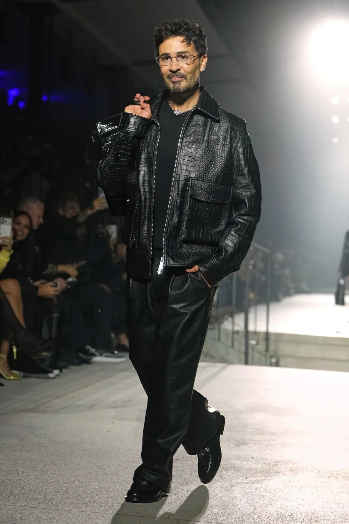 Philipp Plein Spring Summer 2027 Milan Fashion Week 1 Philipp Plein fait rugir Milan, entre monster trucks et costumes pastel, pour un printemps 2027 sans complexe