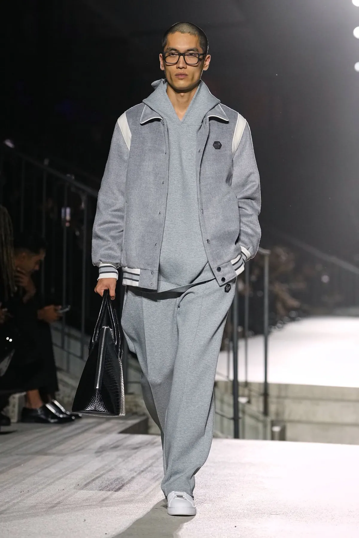 Philipp Plein Spring Summer 2027 Milan Fashion Week 14 Philipp Plein fait rugir Milan, entre monster trucks et costumes pastel, pour un printemps 2027 sans complexe