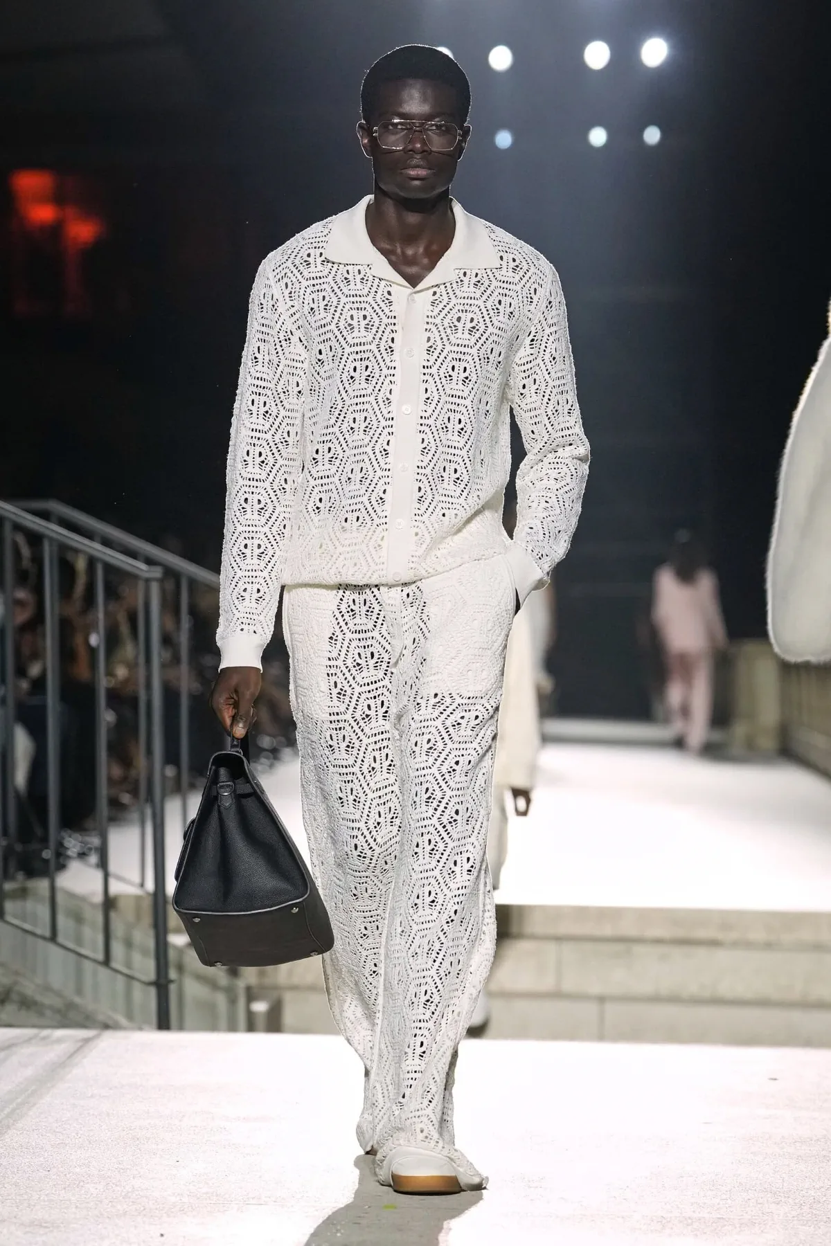 Philipp Plein Spring Summer 2027 Milan Fashion Week 18 Philipp Plein fait rugir Milan, entre monster trucks et costumes pastel, pour un printemps 2027 sans complexe