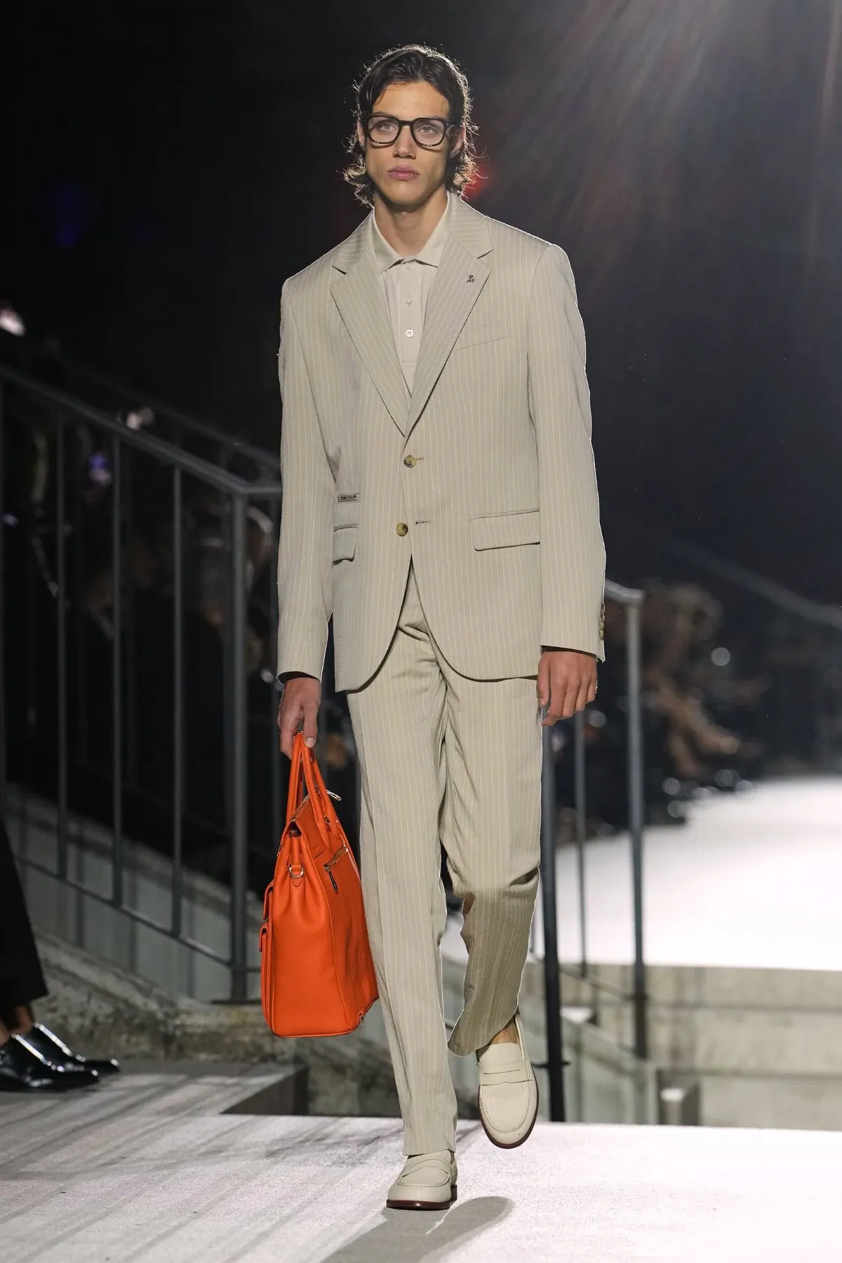 Philipp Plein Spring Summer 2027 Milan Fashion Week 24 Philipp Plein fait rugir Milan, entre monster trucks et costumes pastel, pour un printemps 2027 sans complexe