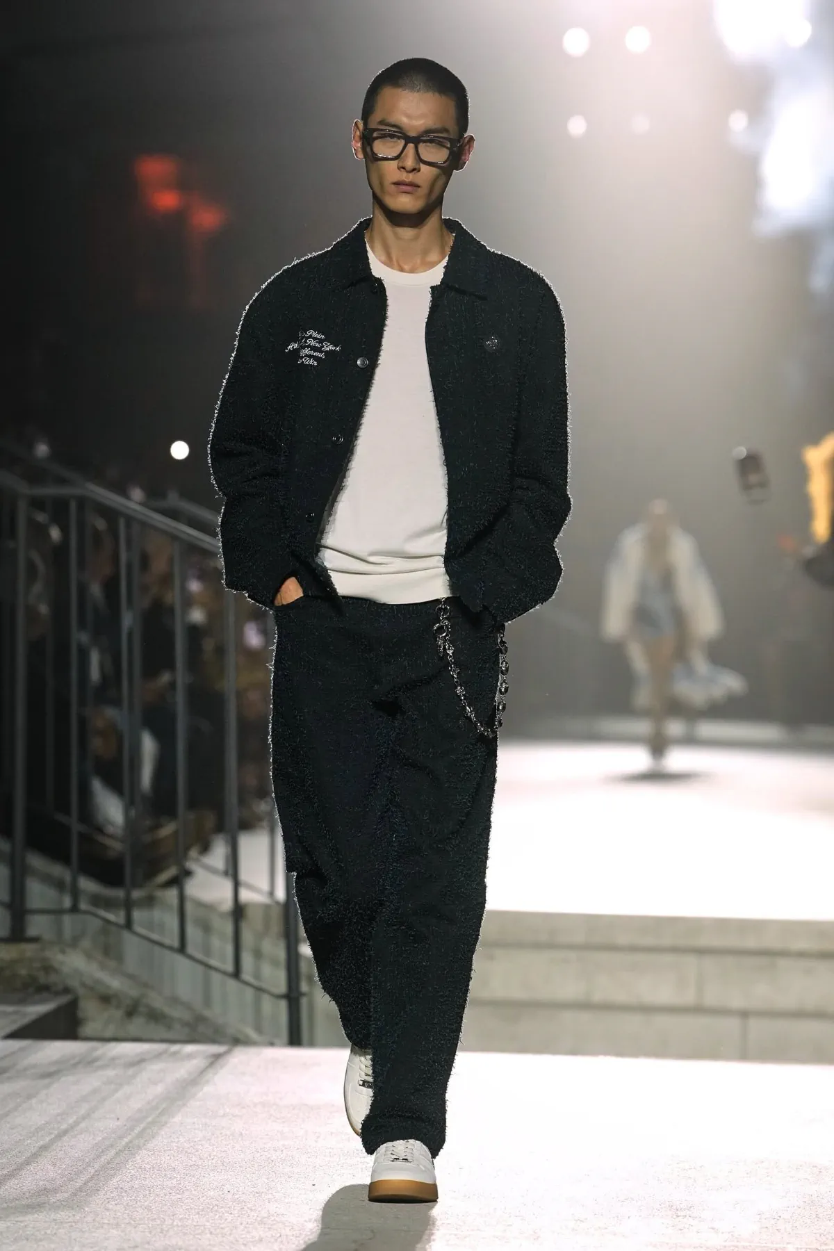 Philipp Plein Spring Summer 2027 Milan Fashion Week 7 Philipp Plein fait rugir Milan, entre monster trucks et costumes pastel, pour un printemps 2027 sans complexe