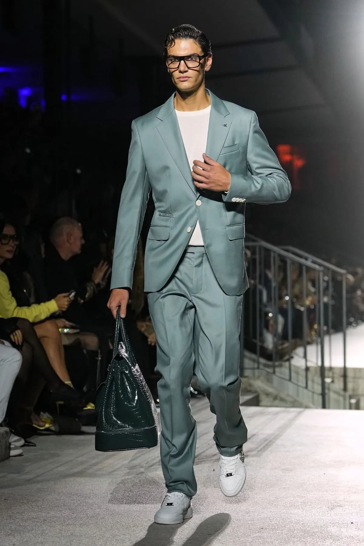 Philipp Plein Spring Summer 2027 Milan Fashion Week 9 Philipp Plein fait rugir Milan, entre monster trucks et costumes pastel, pour un printemps 2027 sans complexe