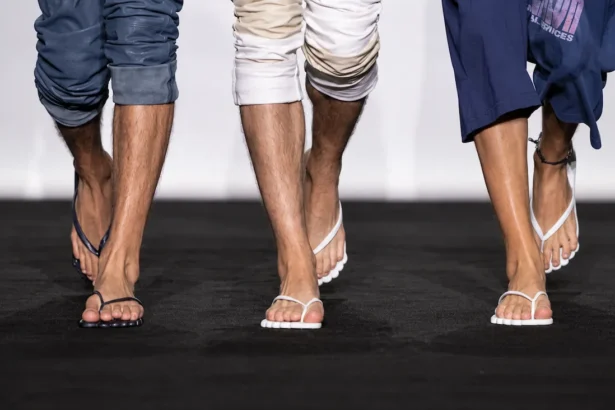 Havaianas et MM6 Maison Margiela réinventent la tong sur les podiums de Milan