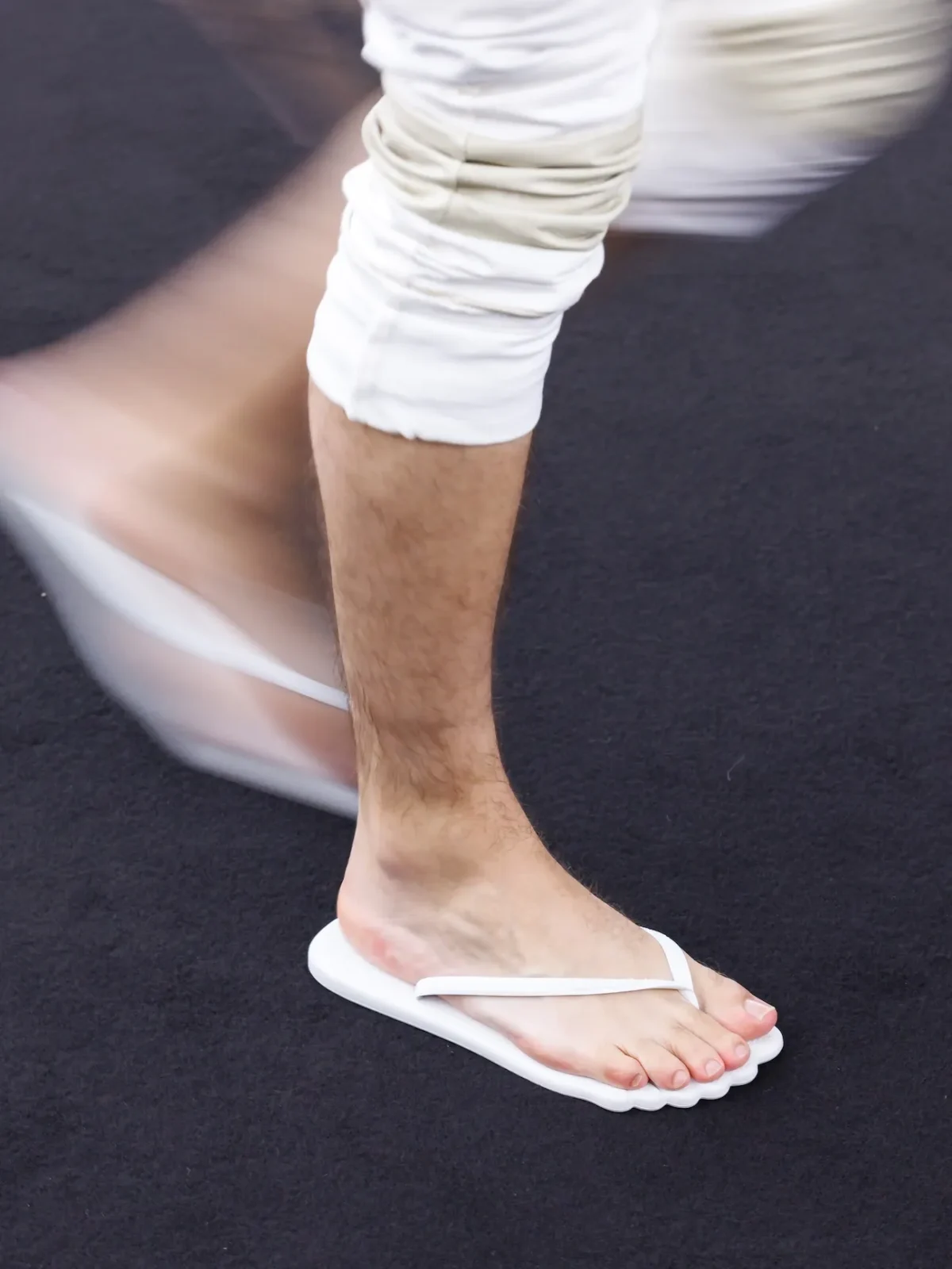 havaianas x MM6 Maison Margiela 3 Havaianas et MM6 Maison Margiela réinventent la tong sur les podiums de Milan