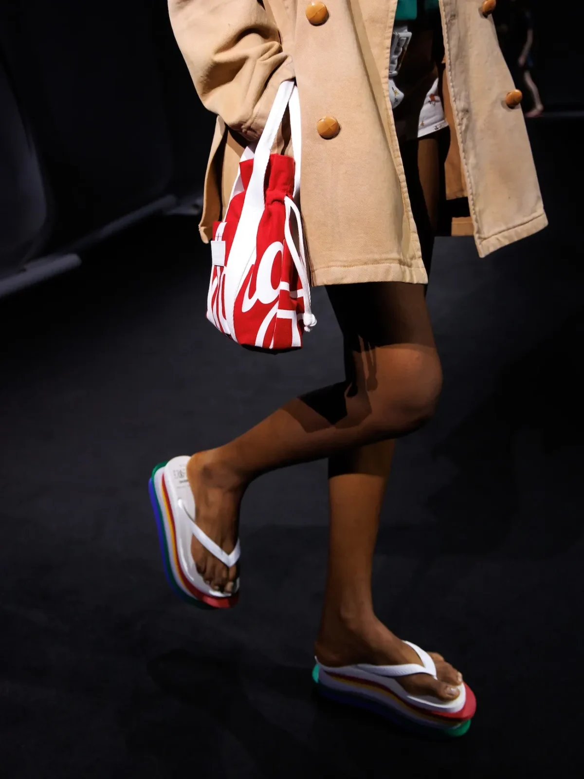 havaianas x MM6 Maison Margiela 4 Havaianas et MM6 Maison Margiela réinventent la tong sur les podiums de Milan