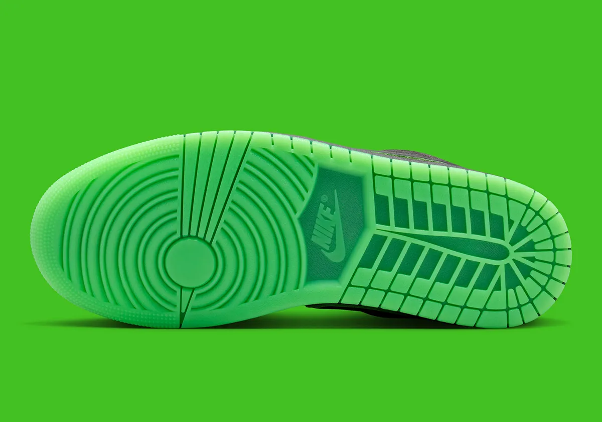 L’Air Jordan 1 Low « Halloween » sort ses griffes vert fluo pour la nuit des citrouilles