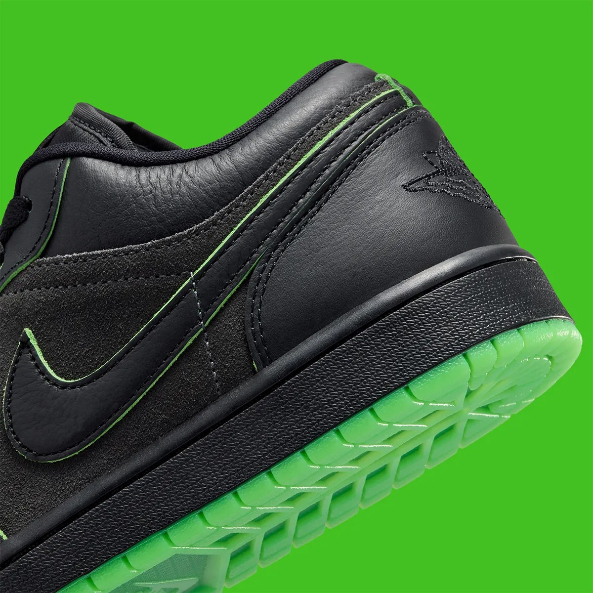 L’Air Jordan 1 Low « Halloween » sort ses griffes vert fluo pour la nuit des citrouilles