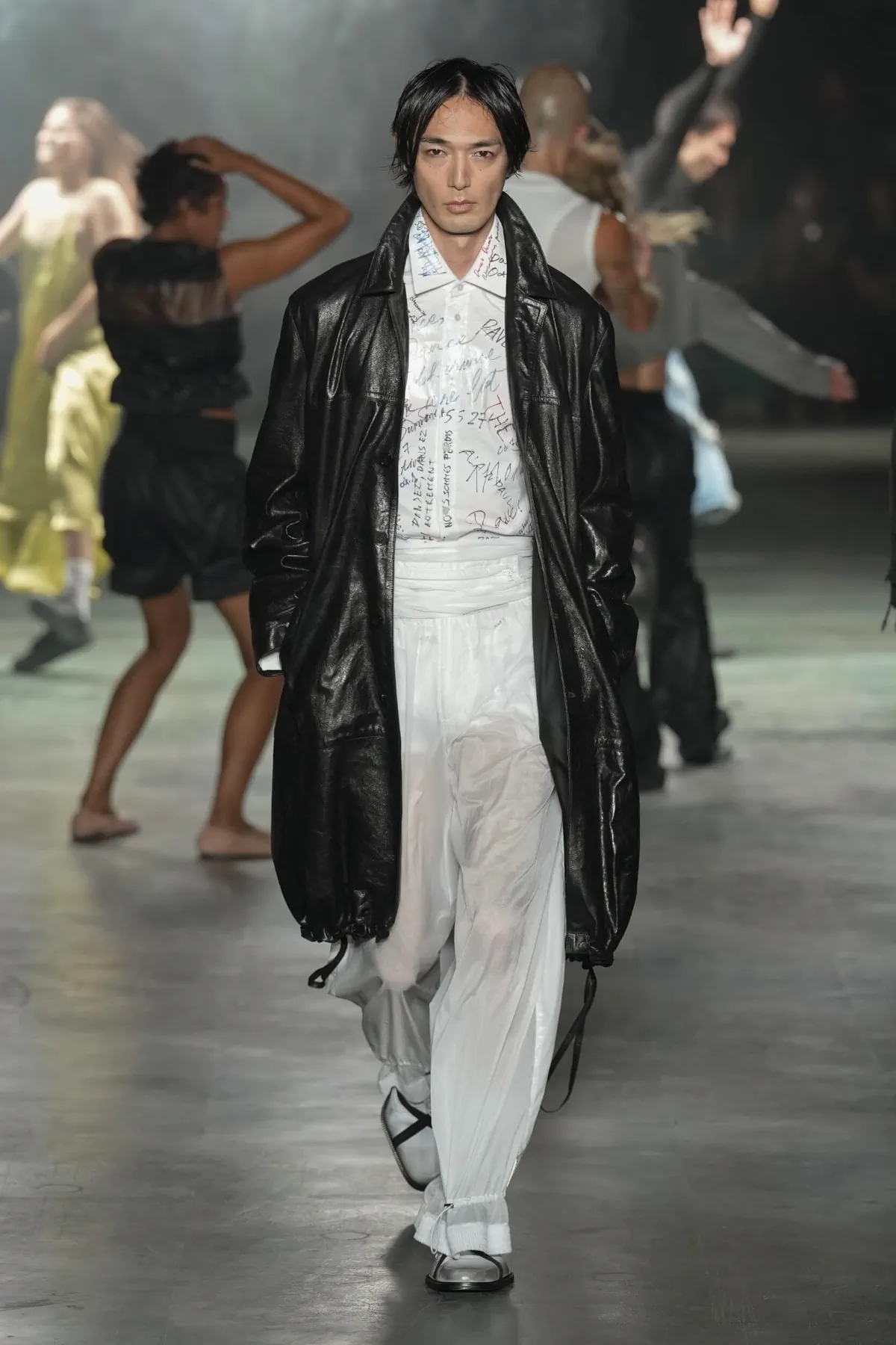 ALAINPAUL printemps 2027, quand le tailoring se règle d'un cordon et d'un fermoir