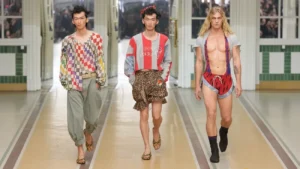 Andreas Kronthaler for Vivienne Westwood Spring Summer 2027 Paris Fashion Week 0 Au printemps 2027, Andreas Kronthaler for Vivienne Westwood libère l’homme en chemise de nuit