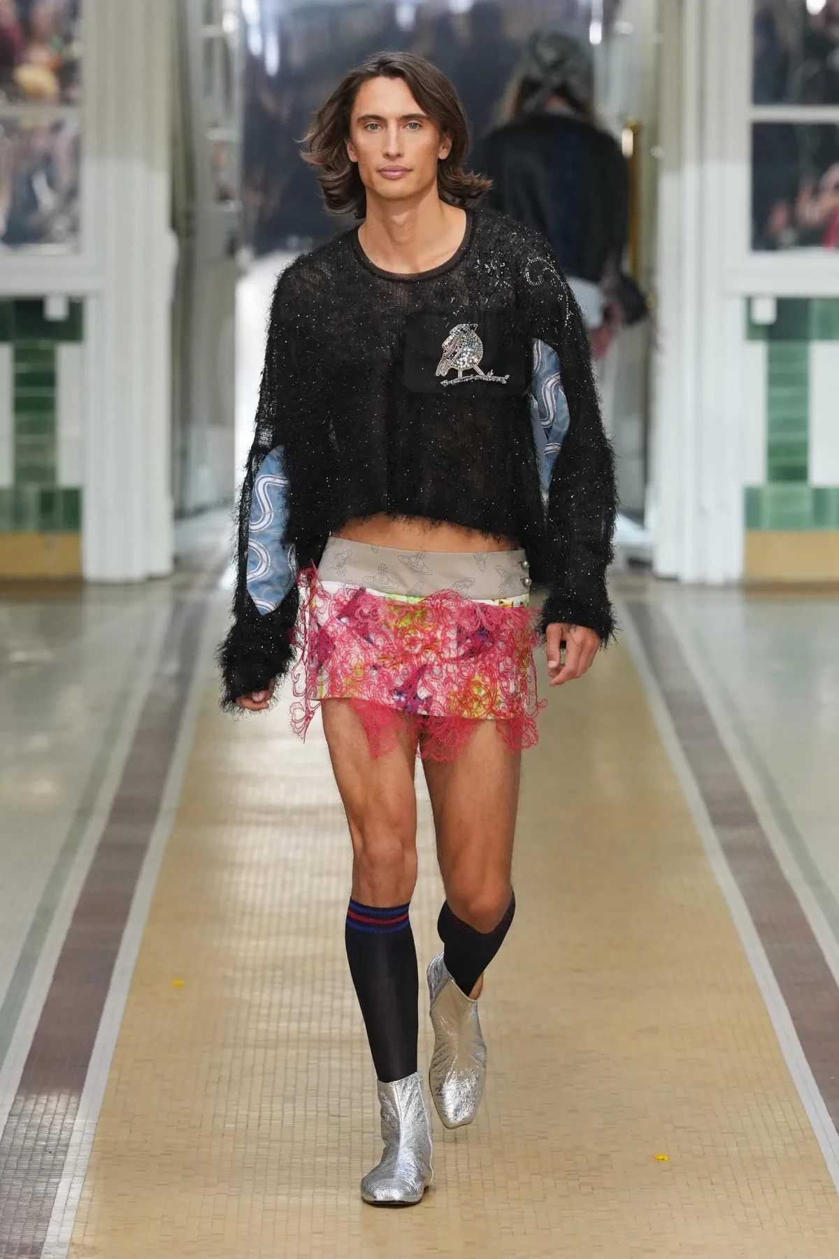 Au printemps 2027, Andreas Kronthaler for Vivienne Westwood libère l’homme en chemise de nuit