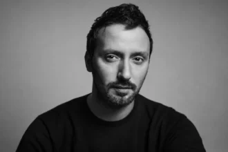 Anthony Vaccarello quitte Saint Laurent, la fin d'une décennie d'or et de noir
