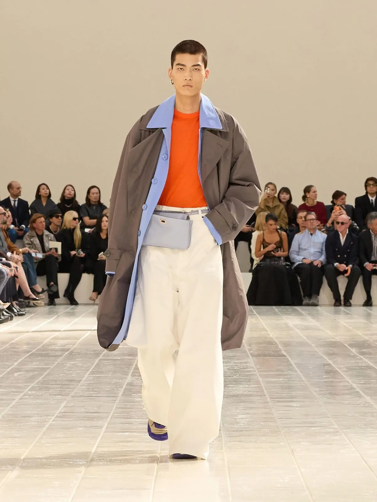 Balenciaga Spring Summer 2027 Paris Fashion Week 10 Balenciaga printemps 2027, la couture se glisse dans la chemise et le jean
