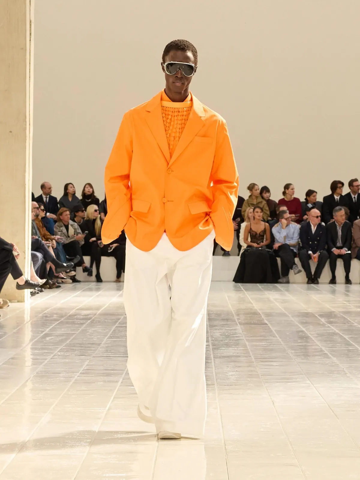 Balenciaga Spring Summer 2027 Paris Fashion Week 22 Balenciaga printemps 2027, la couture se glisse dans la chemise et le jean