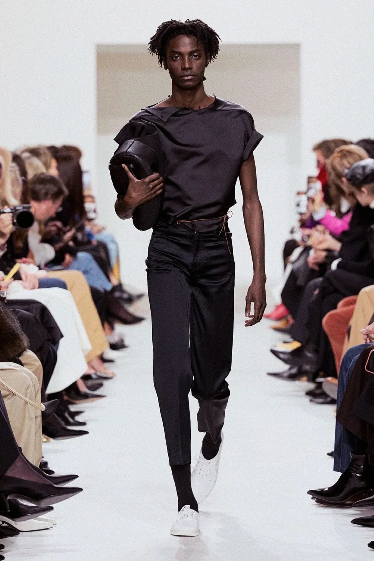 CELINE printemps 2027 : l'élégance pressée selon Michael Rider