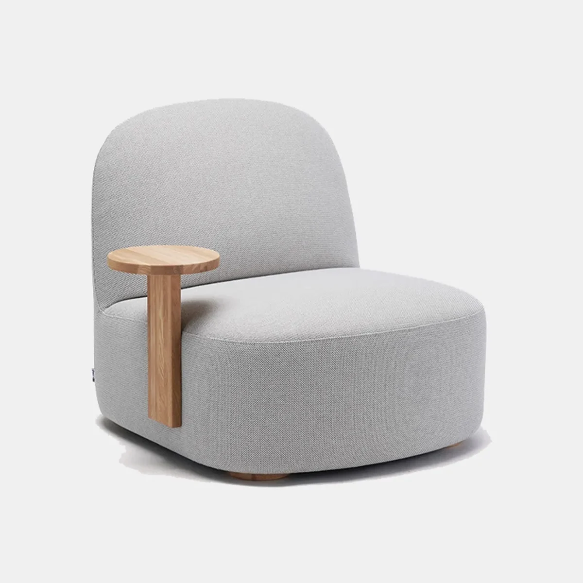 KNS x ASICS, quand les sneakers deviennent le confort invisible du mobilier japonais