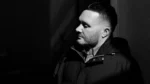 Kim Jones signe enfin pour lui-même, et c’est au Japon qu’il coud son nom