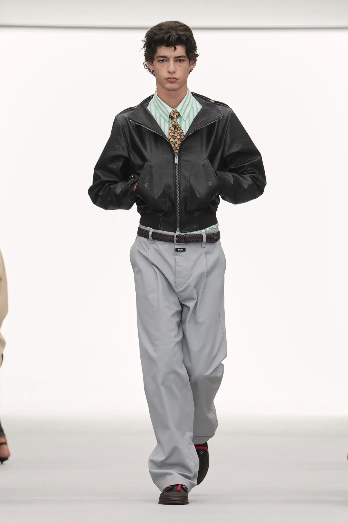 LOEWE printemps 2027, le luxe que l'on peut toucher