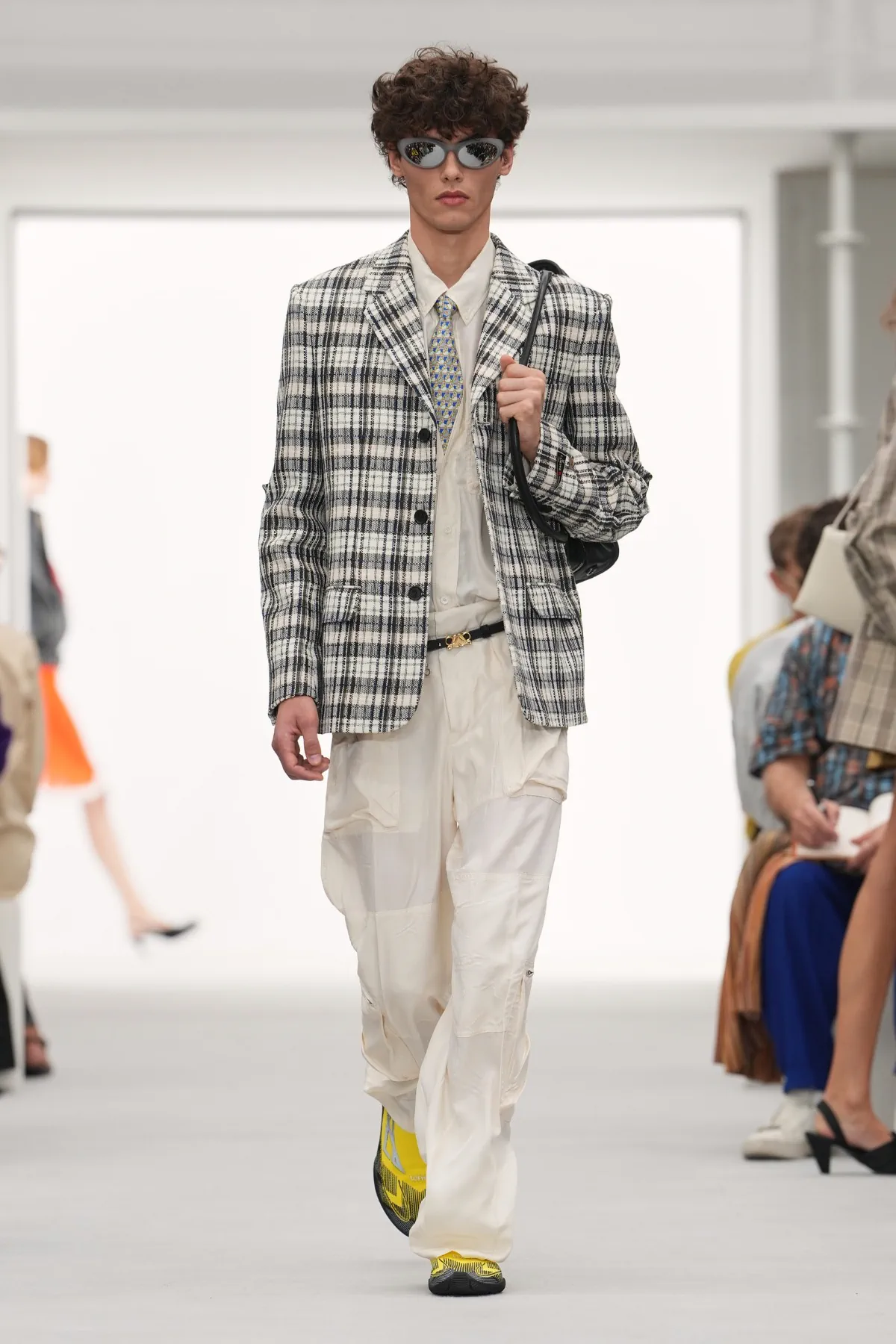LOEWE printemps 2027, le luxe que l'on peut toucher