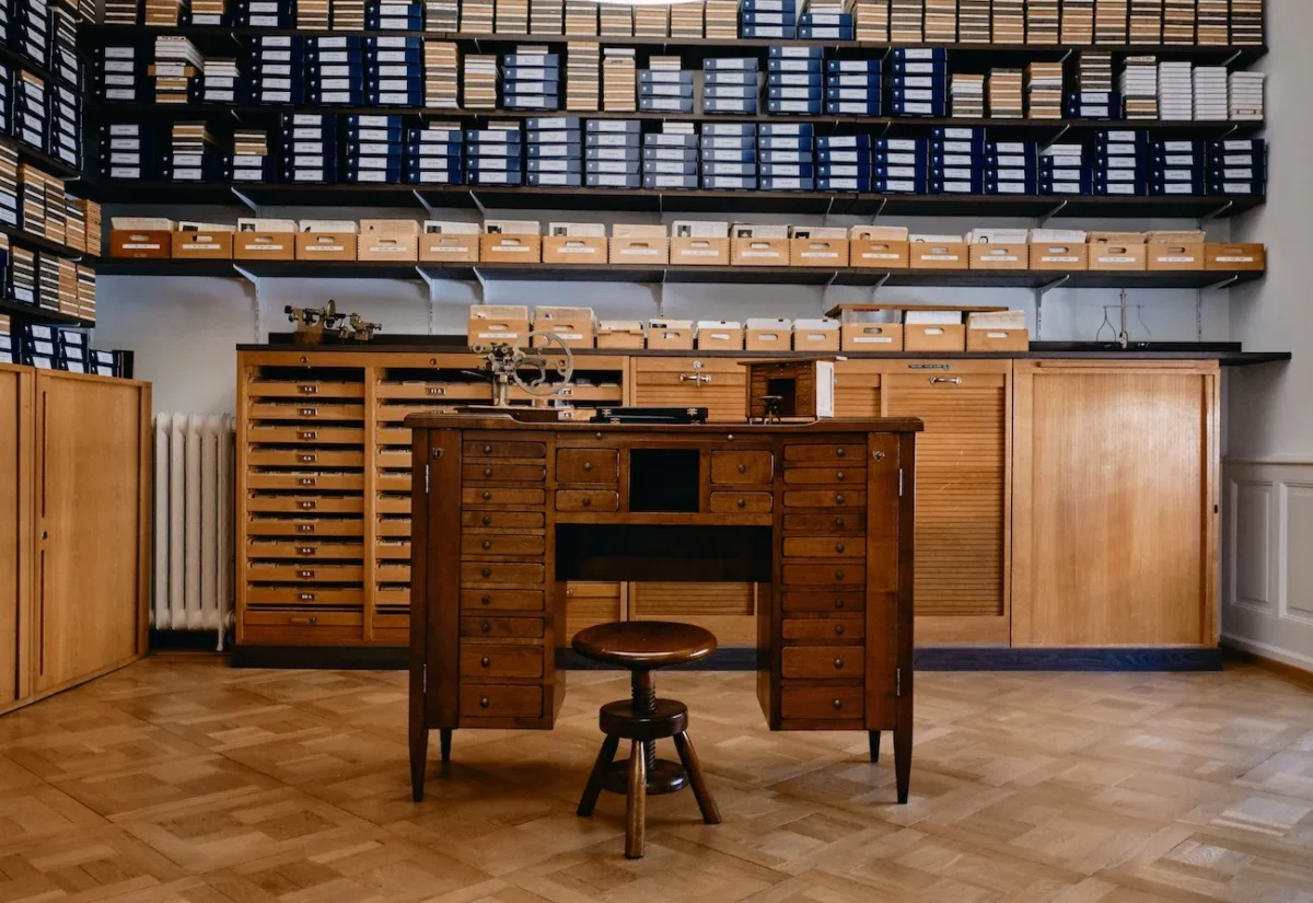 Le musée Eberhard & Co. ouvre ses portes au public et réunit deux montres de 1969 aux destins opposés