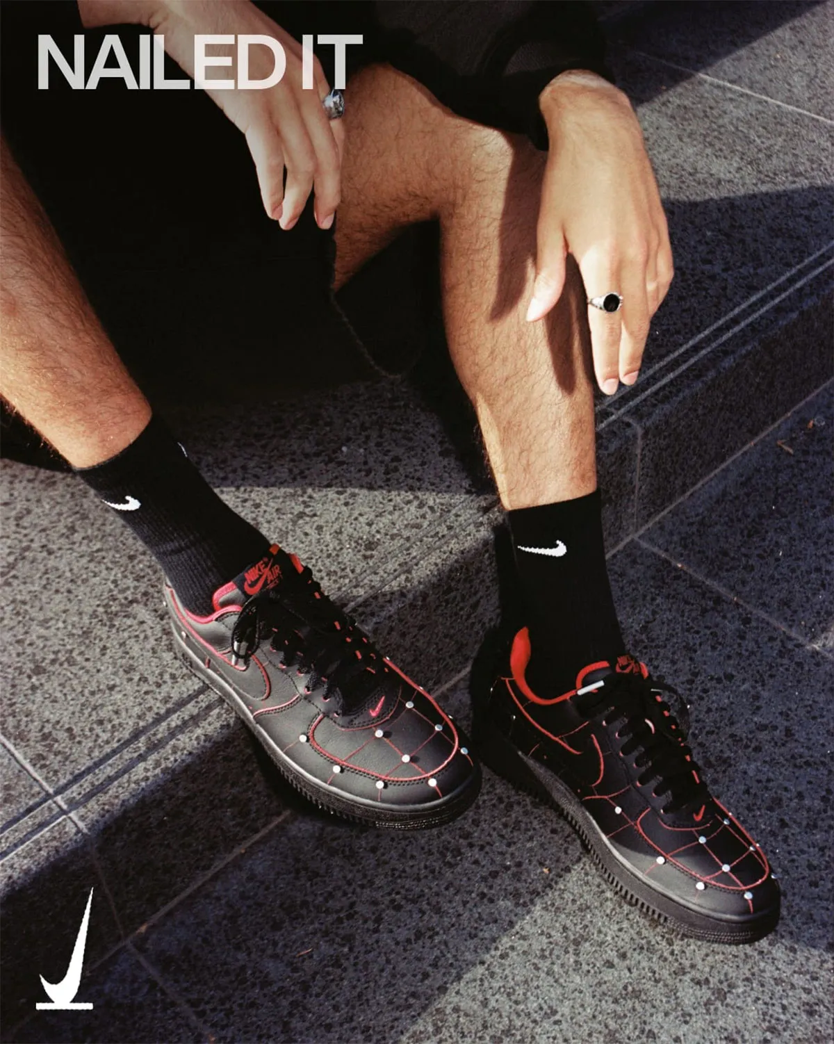 Avec l’Air Force 1 ’01 « Nightmare », Nike invite Pinhead à vos pieds