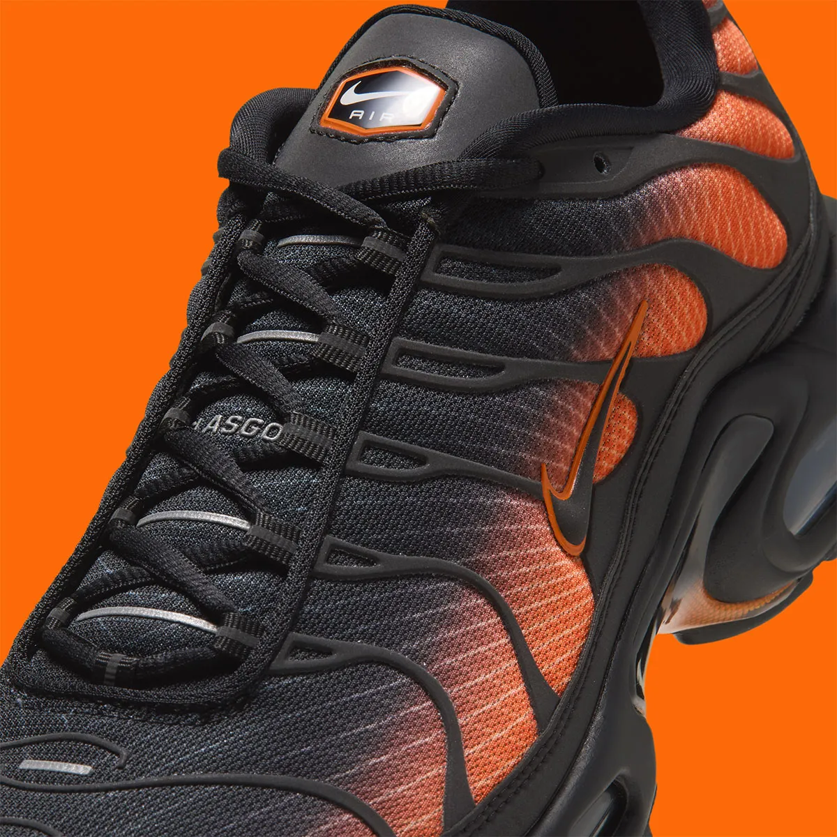Nike Air Max Plus « Glasgow », le cône orange qui défie les conventions