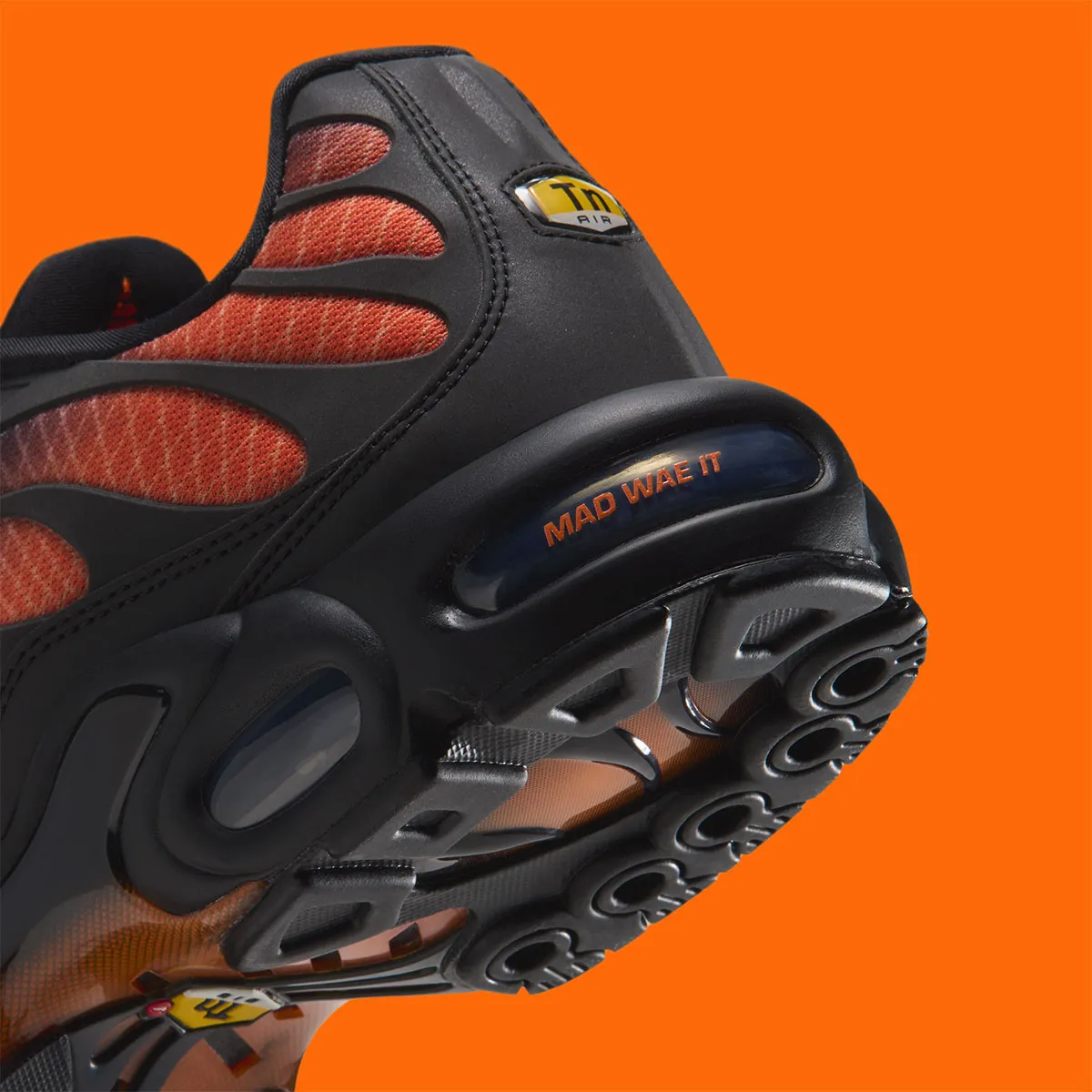 Nike Air Max Plus « Glasgow », le cône orange qui défie les conventions