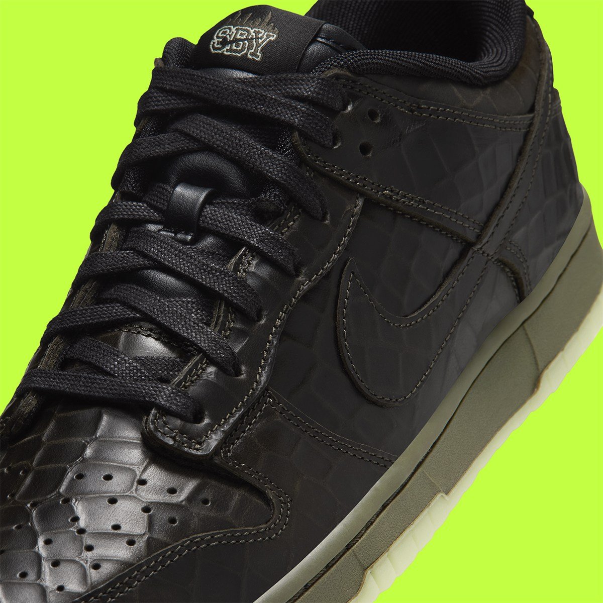 Nike Dunk Low « Halloween » 2026, la nuit tombe sur Shibuya