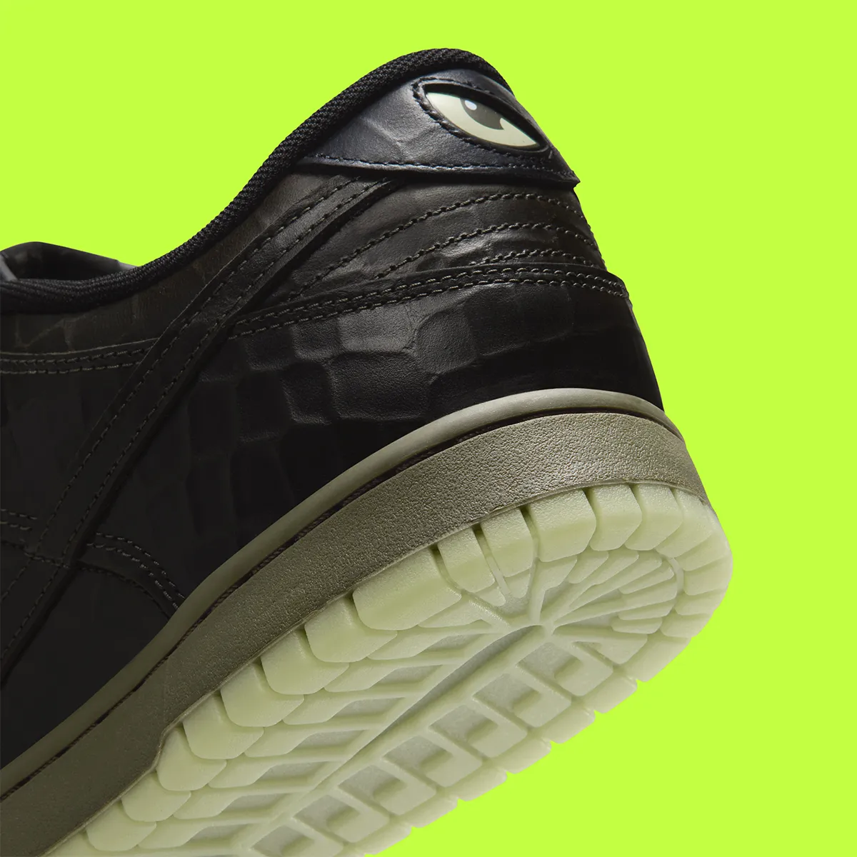 Nike Dunk Low « Halloween » 2026, la nuit tombe sur Shibuya