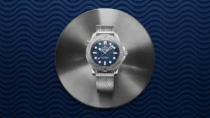 OMEGA Seamaster Diver 300M James Bond Spectre 0 James Bond ou Spectre ? Avec la Seamaster Diver 300M, OMEGA vous fait choisir votre camp