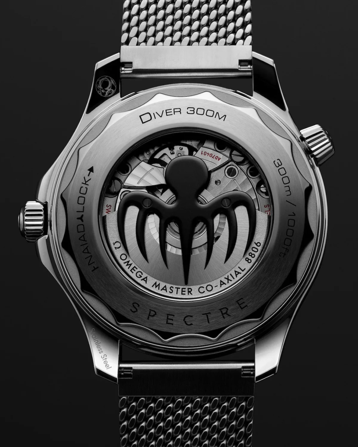 James Bond ou Spectre ? Avec la Seamaster Diver 300M, OMEGA vous fait choisir votre camp