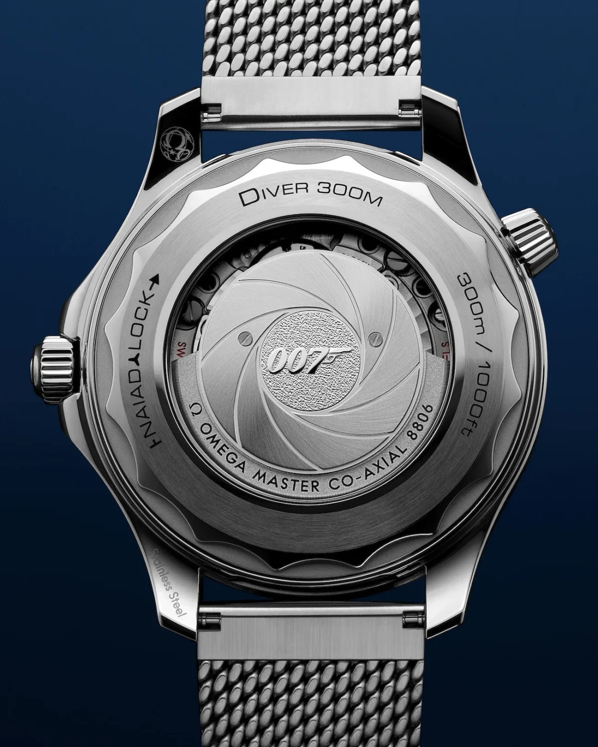 James Bond ou Spectre ? Avec la Seamaster Diver 300M, OMEGA vous fait choisir votre camp