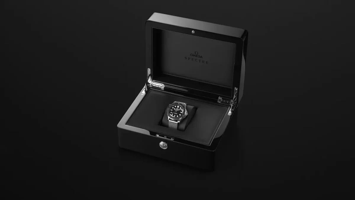 James Bond ou Spectre ? Avec la Seamaster Diver 300M, OMEGA vous fait choisir votre camp
