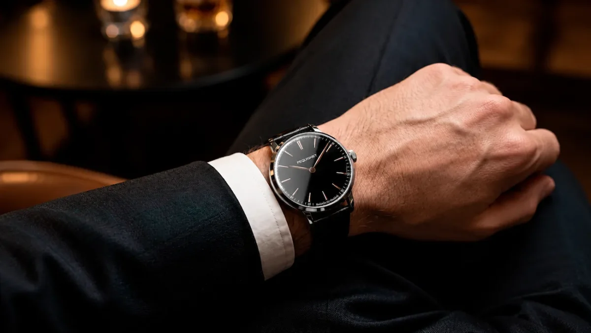 La Pequignet Attitude Onyx 39 mm fait entrer la pierre noire dans la collection permanente
