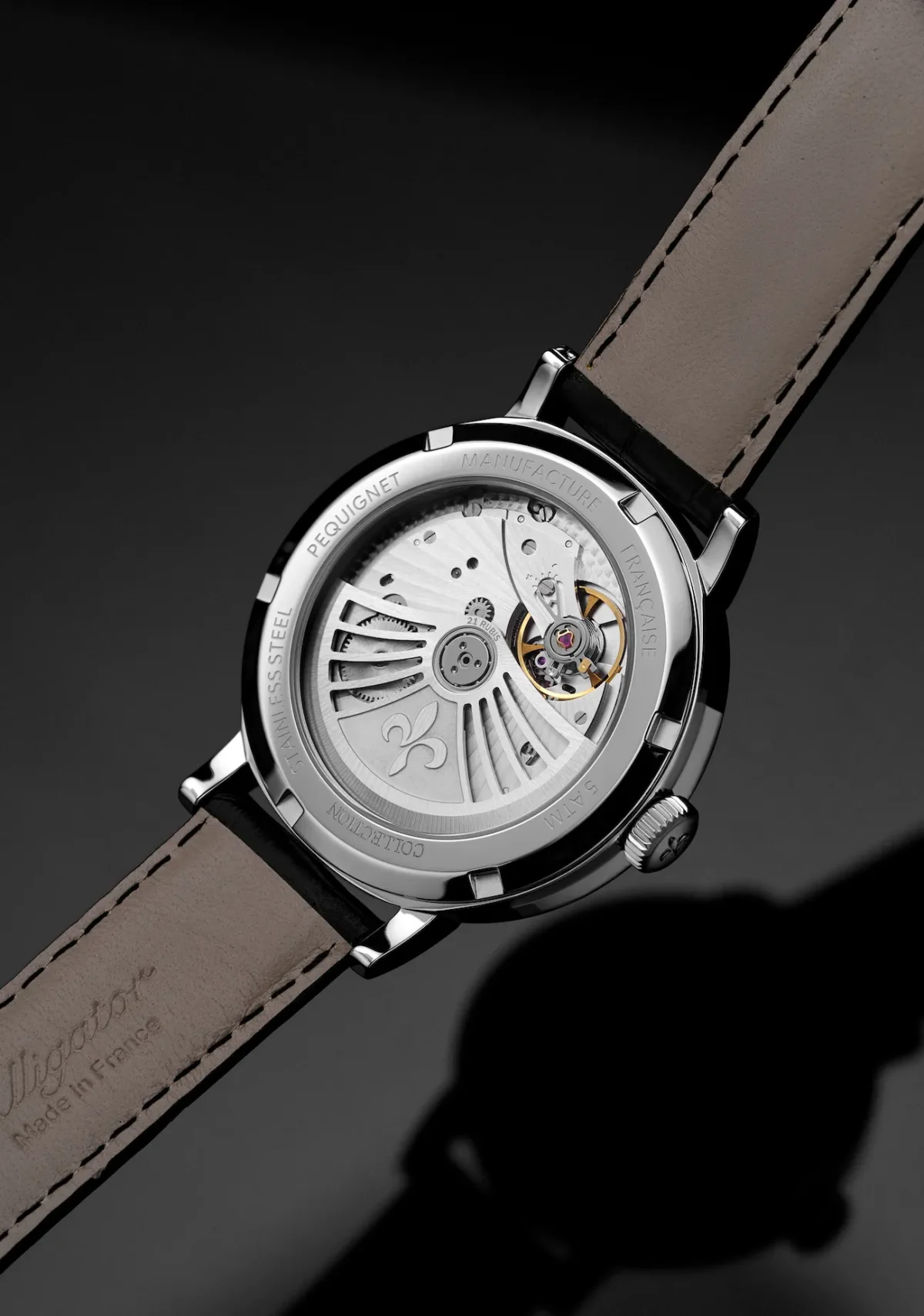 La Pequignet Attitude Onyx 39 mm fait entrer la pierre noire dans la collection permanente