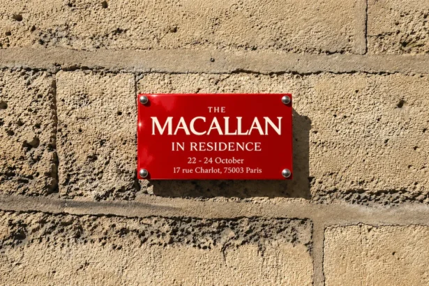 The Macallan in Residence installe son salon d’écoute rue Charlot à l'occasion d'Art Basel Paris 2026
