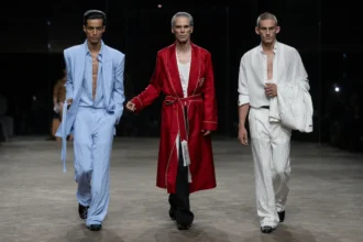 Chez Tom Ford, Haider Ackermann déshabille le costume pour le printemps 2027