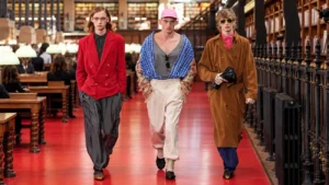 Valentino printemps 2027, l'élégance boutonnée de travers d'Alessandro Michele