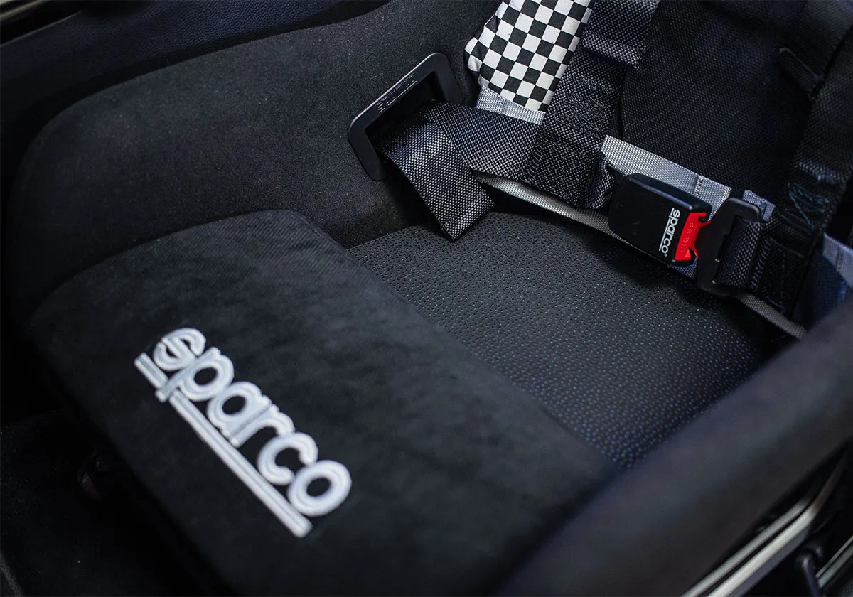 Vans x Coco Zurita Acura ADX CZ 77 Concept 8 Vans et le rider de BMX Coco Zurita signent une Authentic foudroyante et une SUV Acura ADX « CZ-77 Concept »