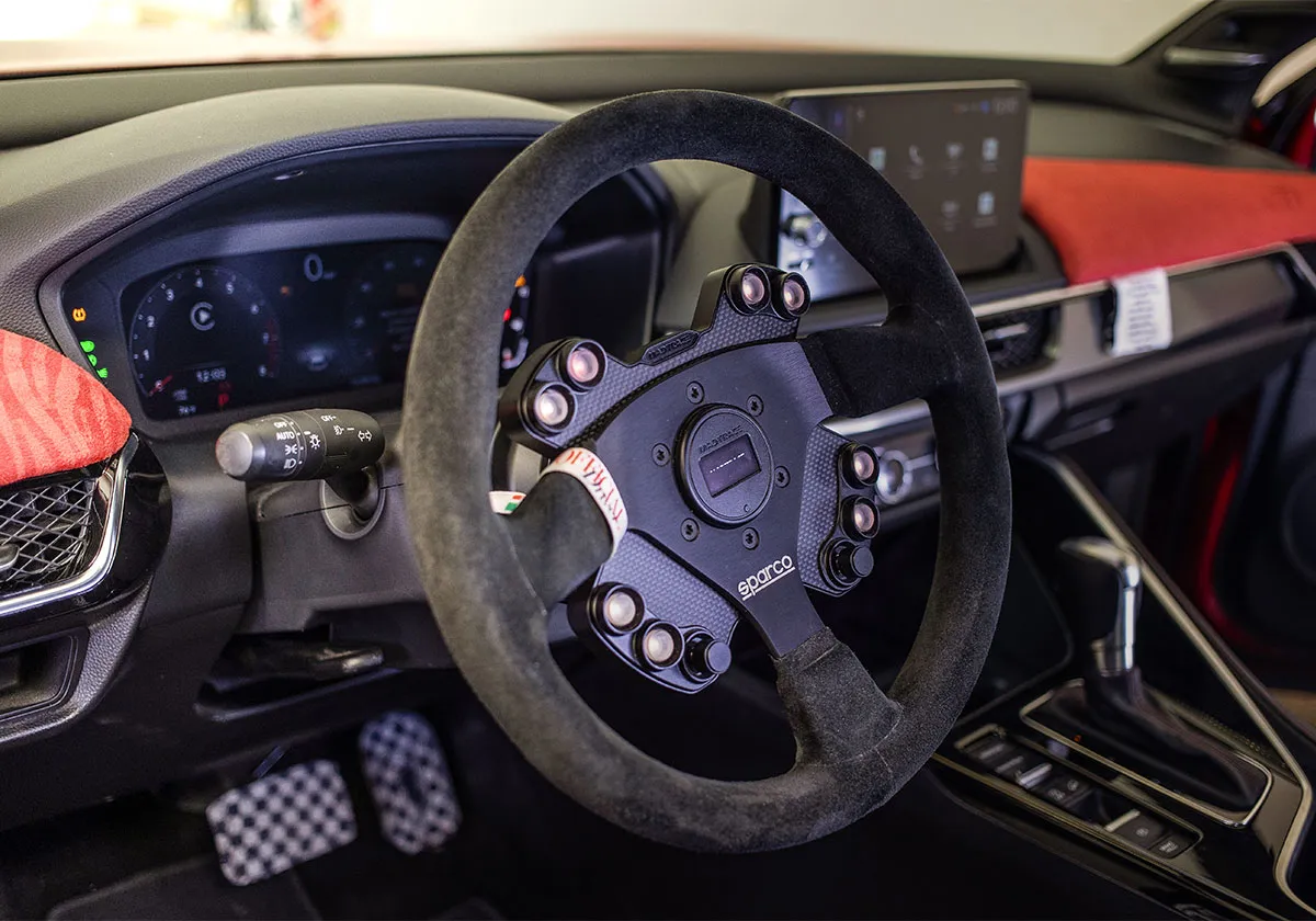 Vans x Coco Zurita Acura ADX CZ 77 Concept 9 Vans et le rider de BMX Coco Zurita signent une Authentic foudroyante et une SUV Acura ADX « CZ-77 Concept »