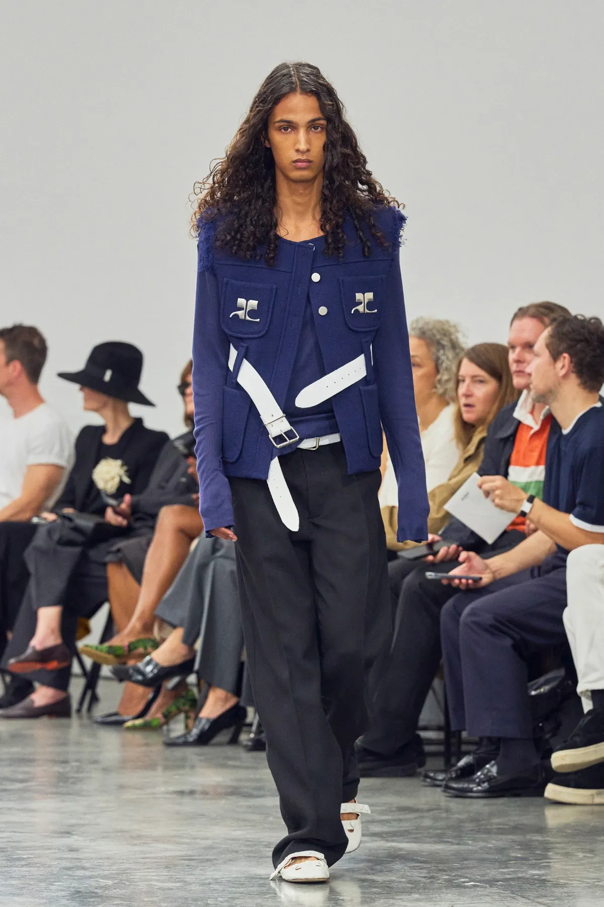 courreges Spring Summer 2027 Paris Fashion Week 1 Chez Courrèges, pour le printemps 2027, Drew Henry desserre les lignes et libère la couleur