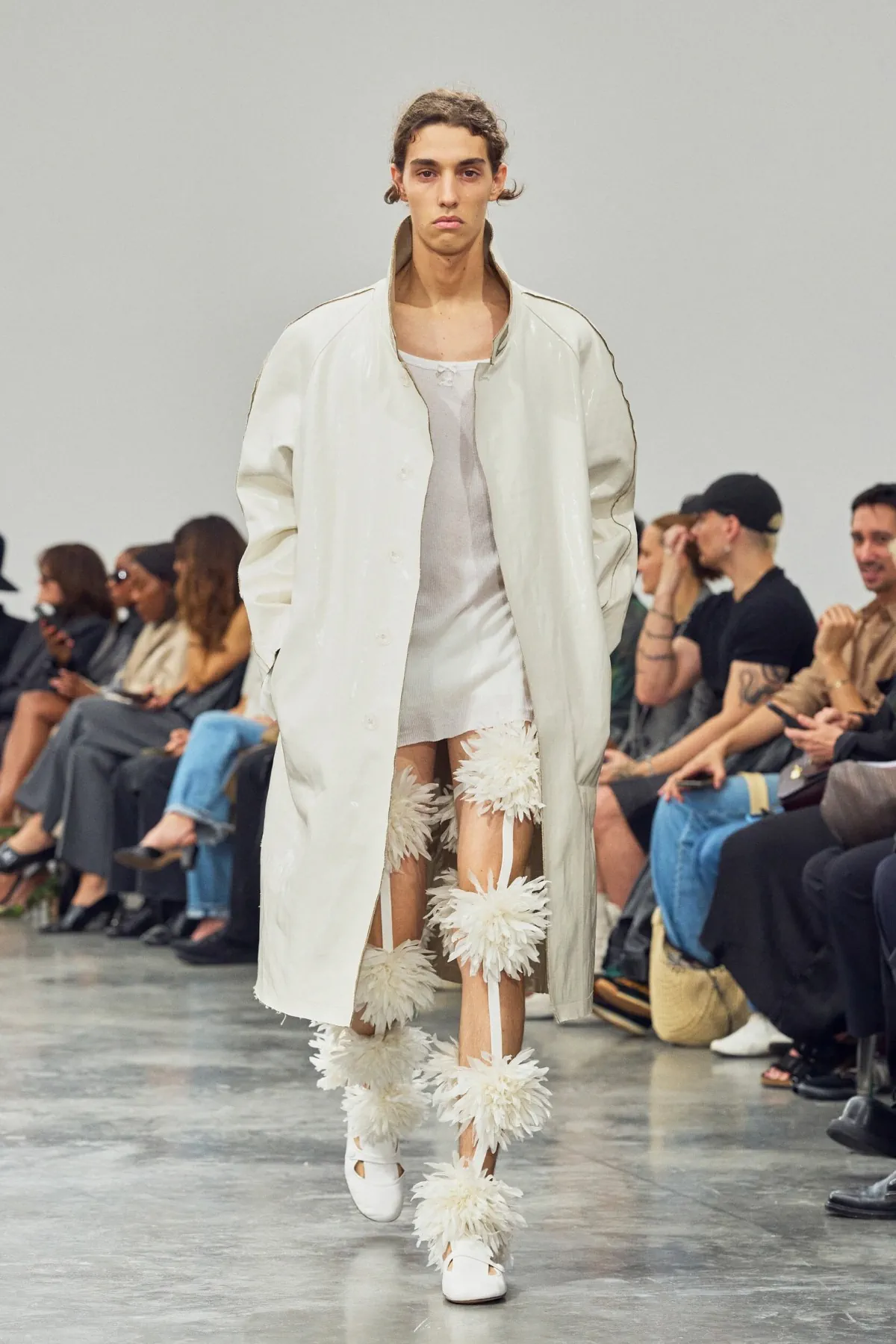 courreges Spring Summer 2027 Paris Fashion Week 12 Chez Courrèges, pour le printemps 2027, Drew Henry desserre les lignes et libère la couleur