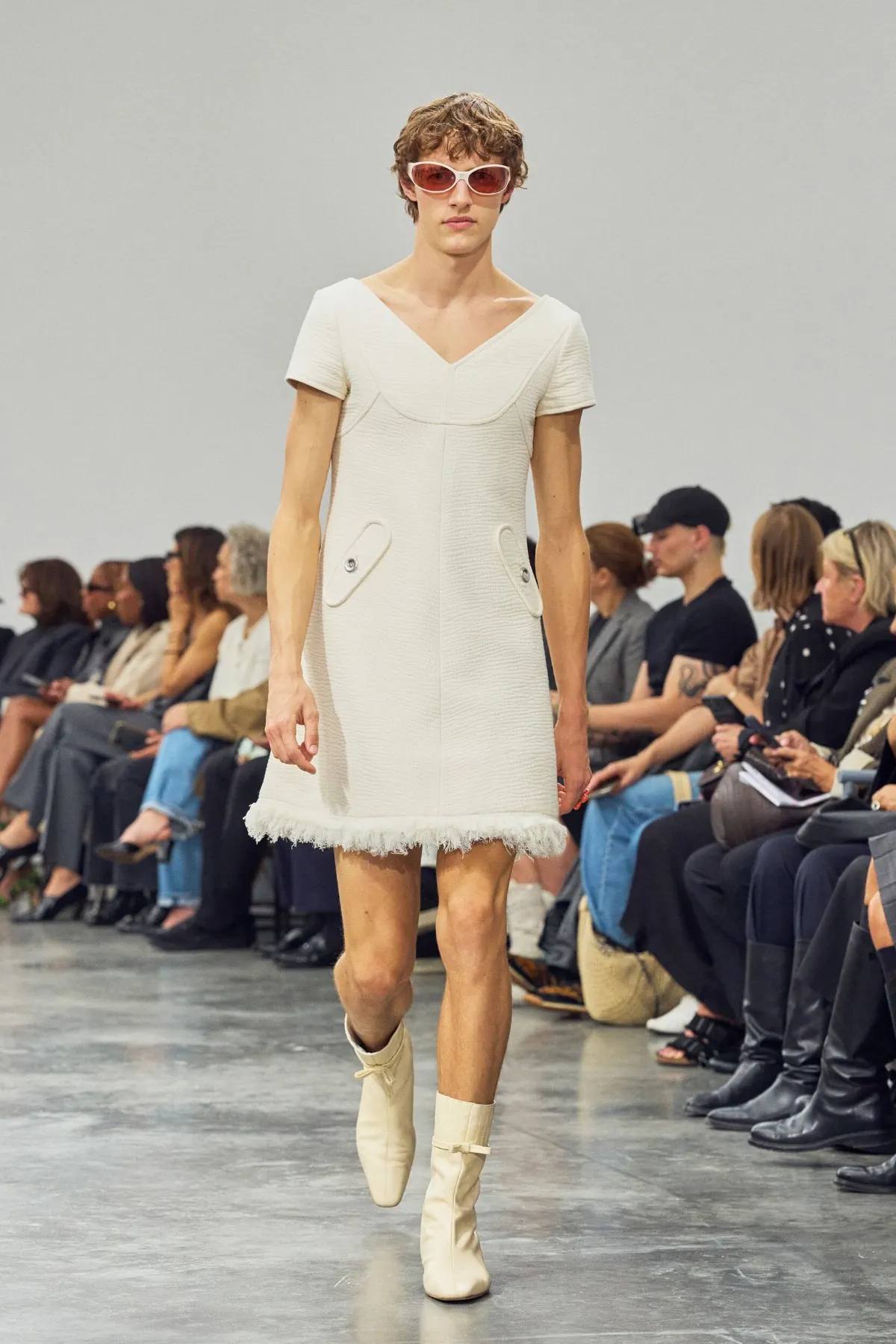 courreges Spring Summer 2027 Paris Fashion Week 2 Chez Courrèges, pour le printemps 2027, Drew Henry desserre les lignes et libère la couleur