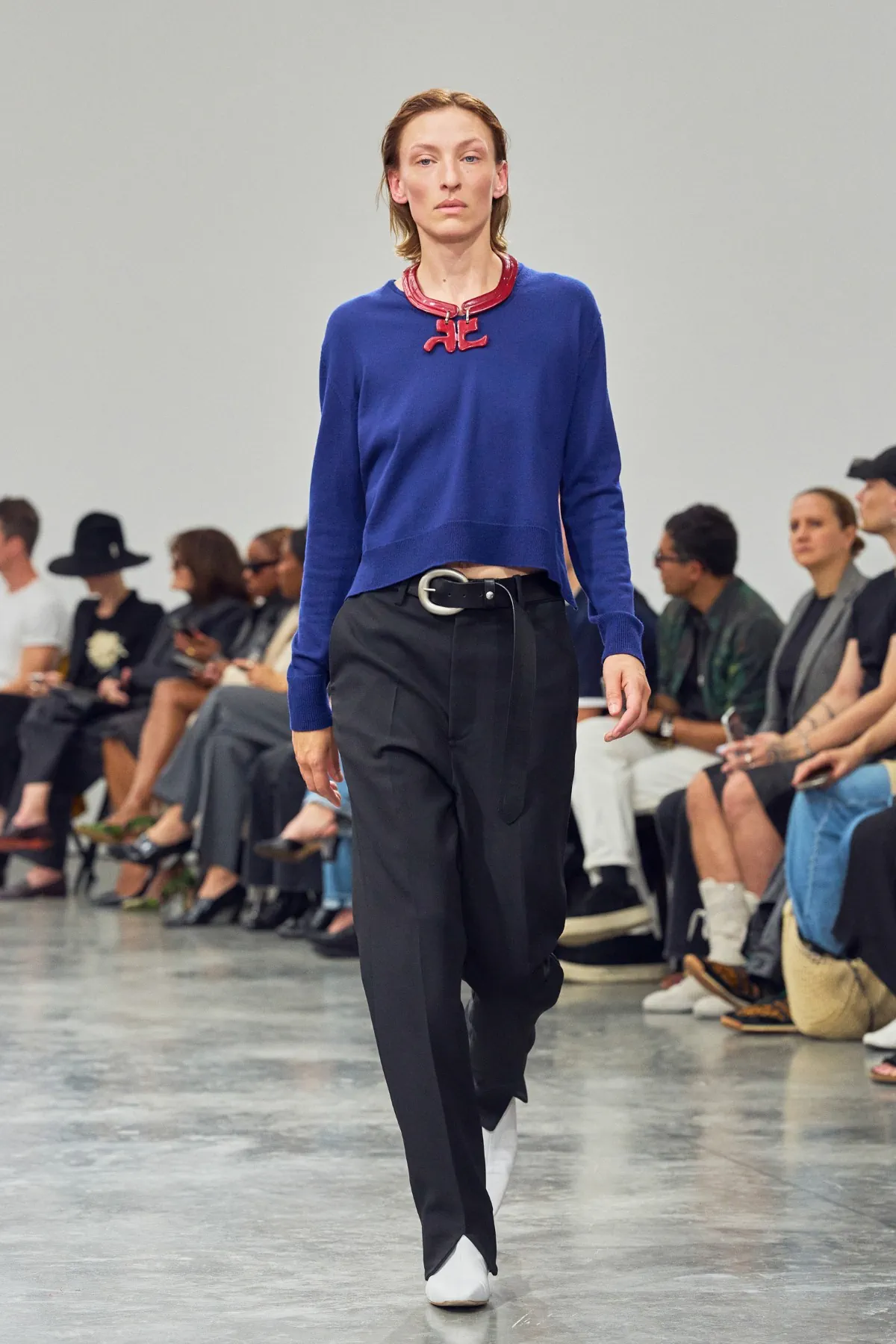 courreges Spring Summer 2027 Paris Fashion Week 3 Chez Courrèges, pour le printemps 2027, Drew Henry desserre les lignes et libère la couleur