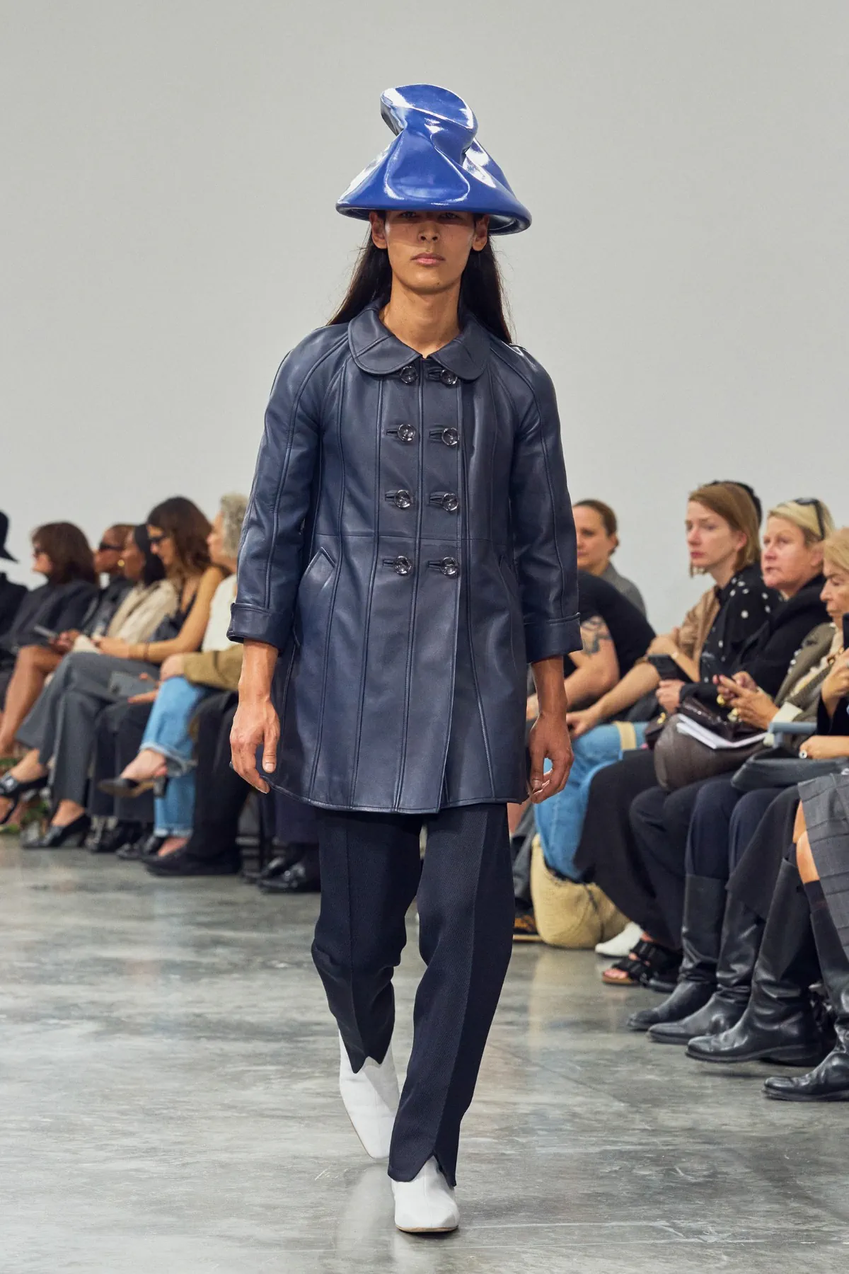 courreges Spring Summer 2027 Paris Fashion Week 4 Chez Courrèges, pour le printemps 2027, Drew Henry desserre les lignes et libère la couleur
